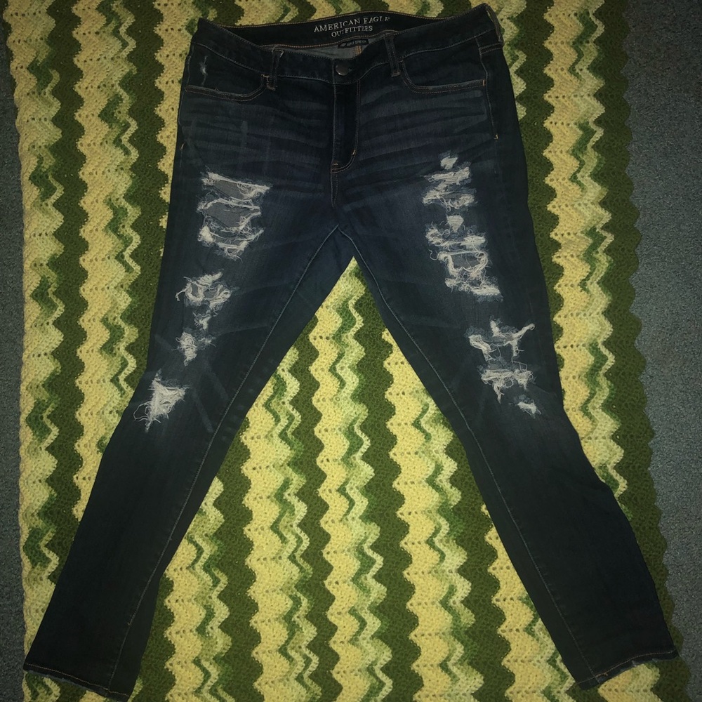 American Eagle Destressed Jean